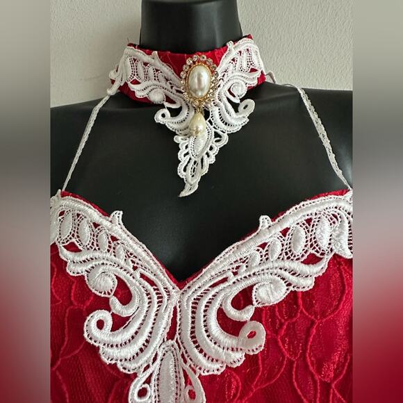 Vintage 90s Roberta Red Lace Mini Dress with Victorian Collar Detail – Size 9/10 - Picture 4 of 9